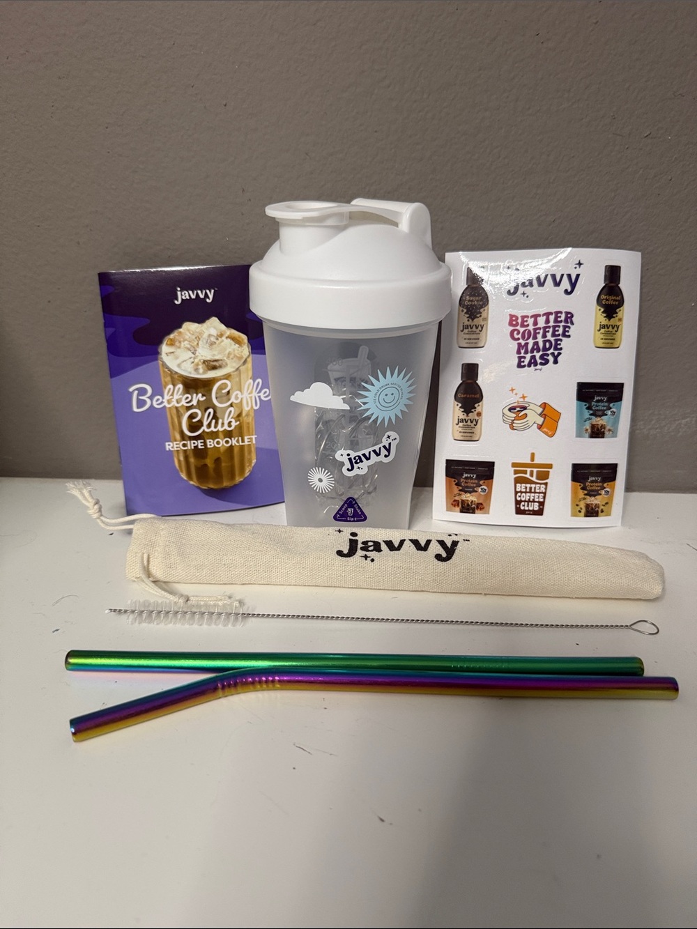 Javvy Summer Edition Shaker Cup with Rainbow Metallic Straws
